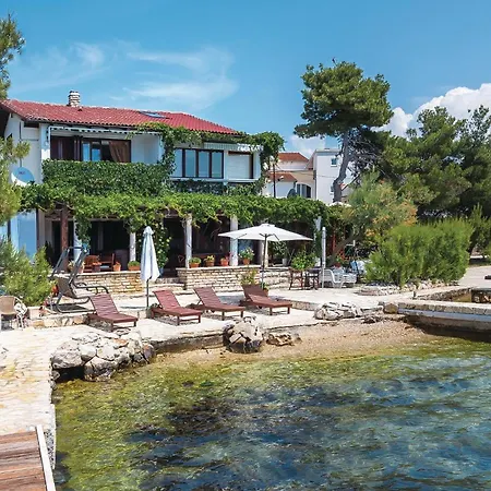 Hébergement de vacances 2 Bedroom Stunning In *