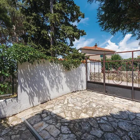 2 Bedroom Stunning In * ブロダリツァ