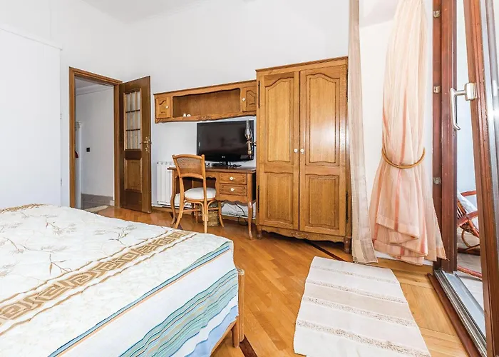 2 Bedroom Stunning Home In Brodarica * Brodarica (Sibenik-Knin)